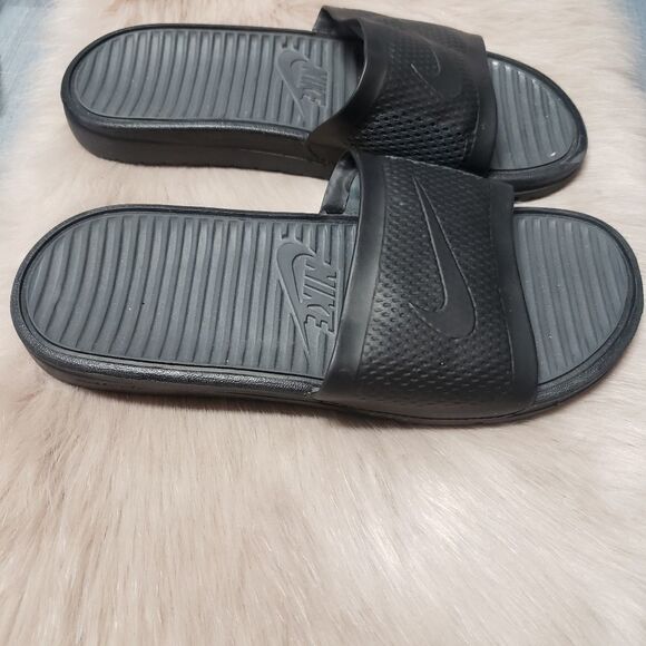 Nike Solarsoft Women Slide Sandal - Picture 2 of 5